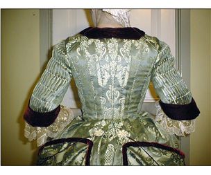 Klassisk barockklänning